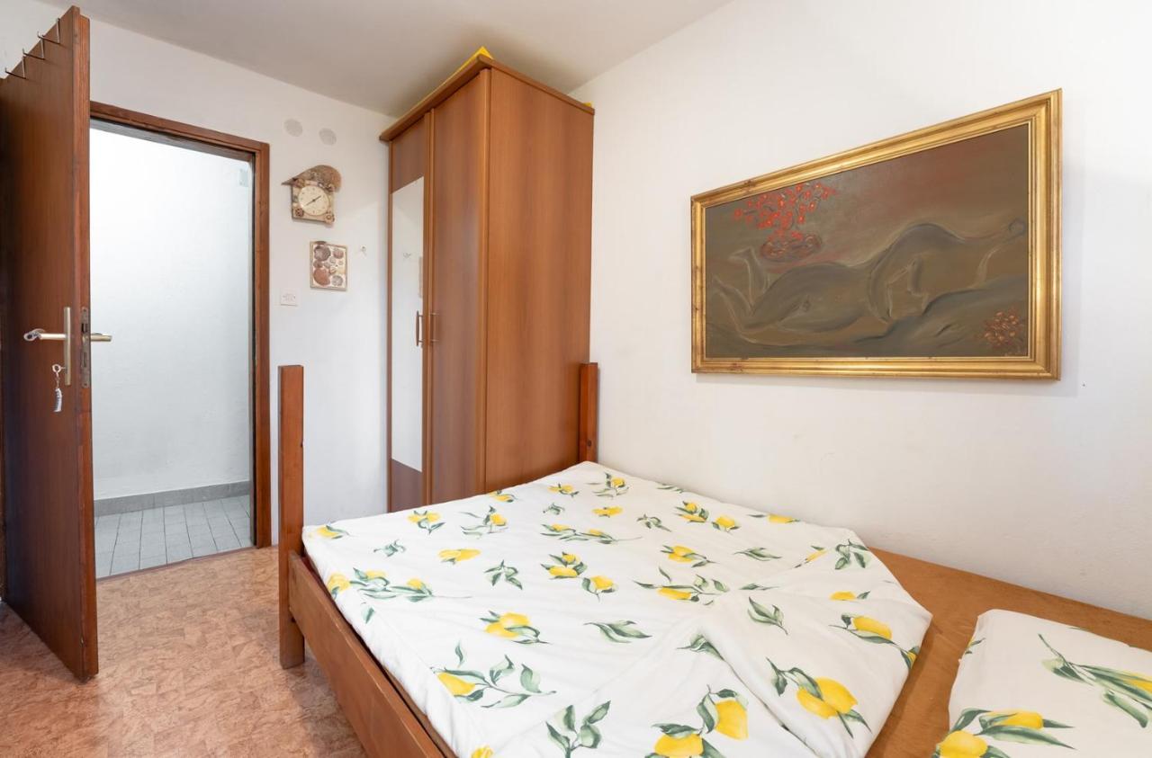 Apartment Ruj Zambratija  Exterior photo